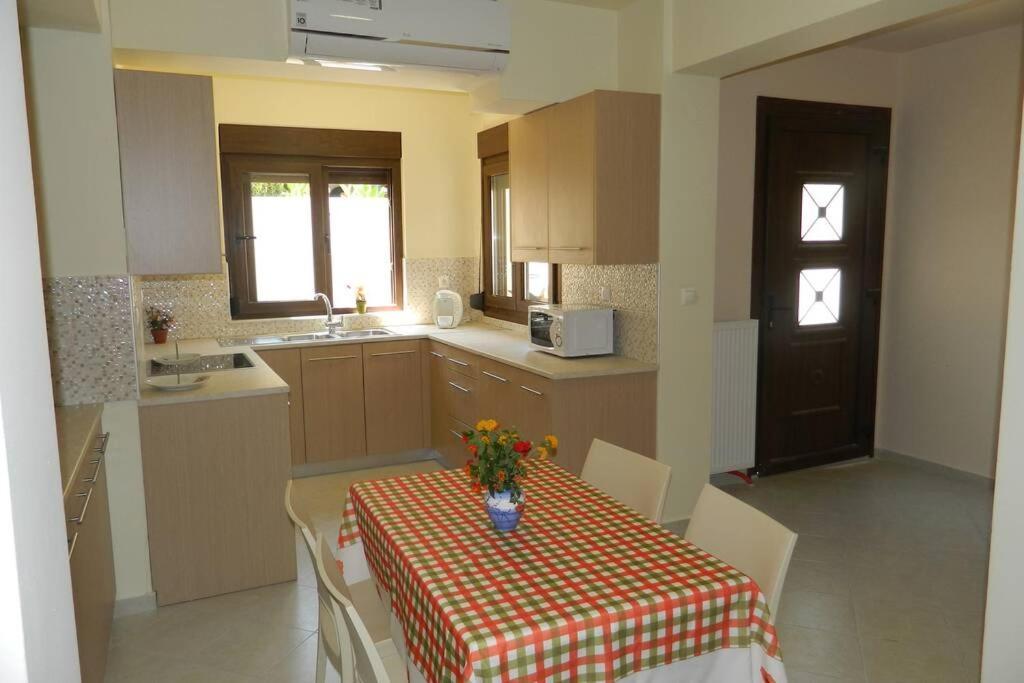 Fiore Di Rodi - Private Pool, Jacuzzi And Barbecue Ялиссос Экстерьер фото